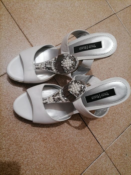 Елегантни обувки White house Black market