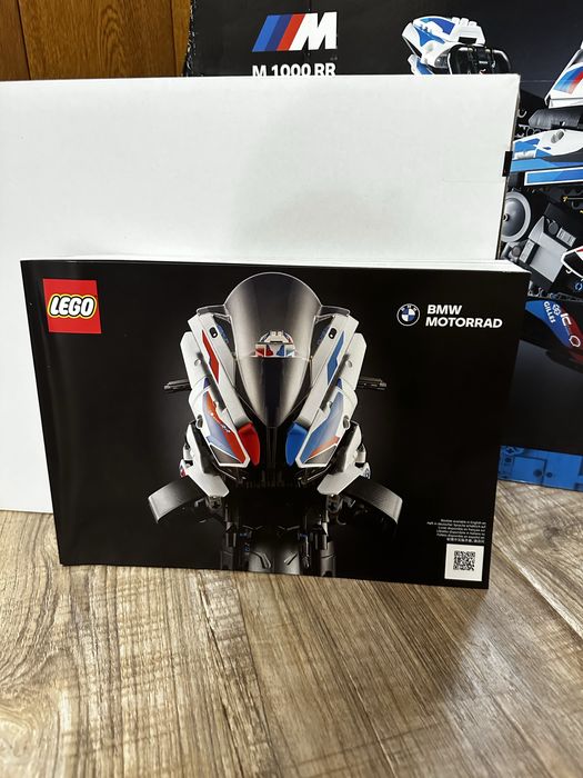 LEGO technic BMW M1000RR 42130