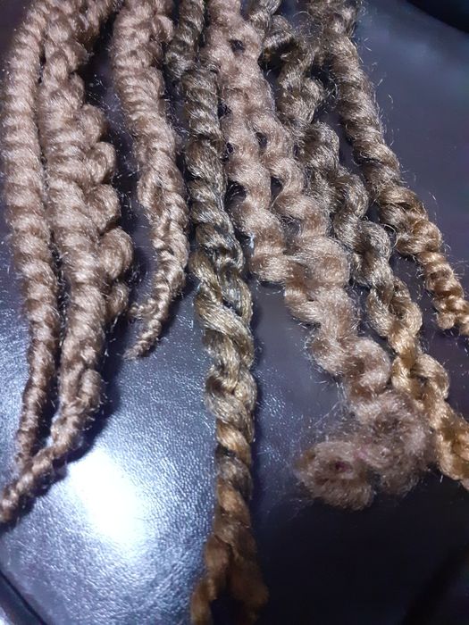 Плитки  коса   Дълга  руса  коса -плитка