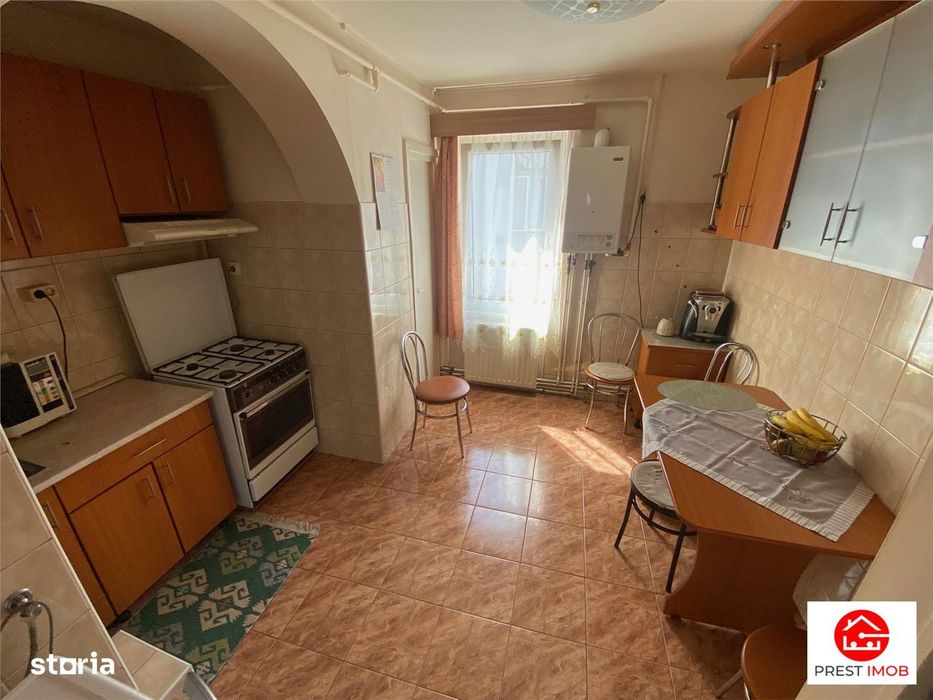 Apartament cu 4 camere de vanzare in Tudor — fotografia 1