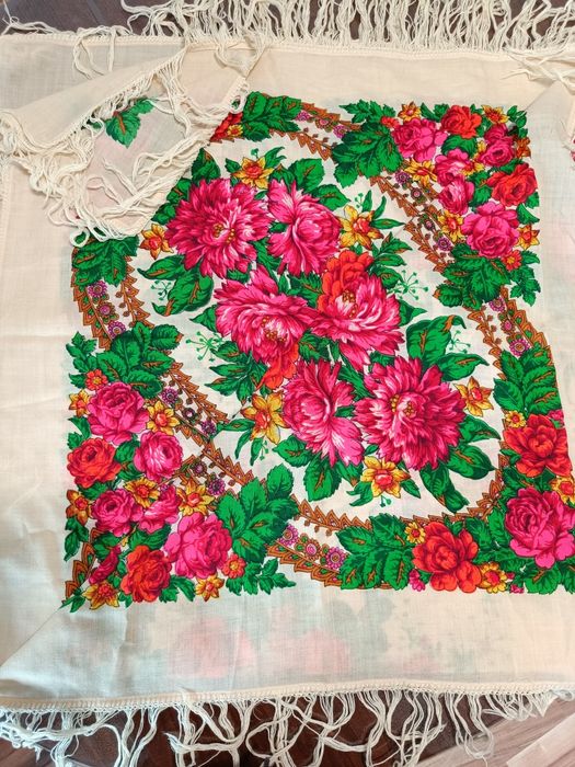 Вълнени руски шалове