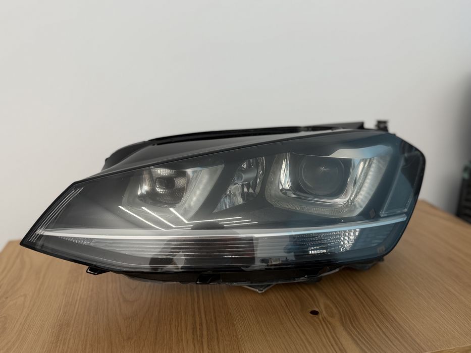 Far stanga complet (cu calculatoare) led si bi-xenon adaptiv VW Golf 7 cod 5G1941033