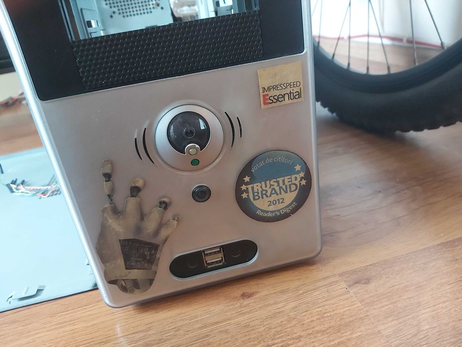 Carcasa recuperata din dezmembrari (PC Case)