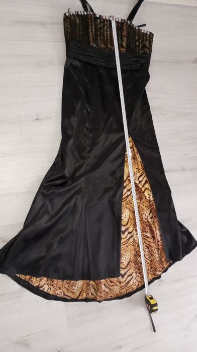 Официална сатенена рокля