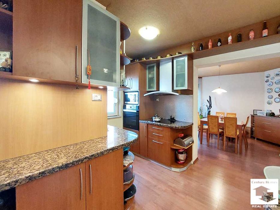 Продава се Многостаен апартамент в Велико Търново, Център - 184 кв.м за 2256 €/кв.м - Снимка #3