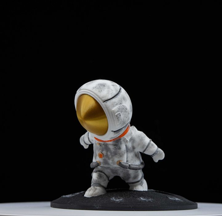 STAND TELEFON ASTRONAUT PE LUNA -Handmade, dry brush + 4 straturi lac