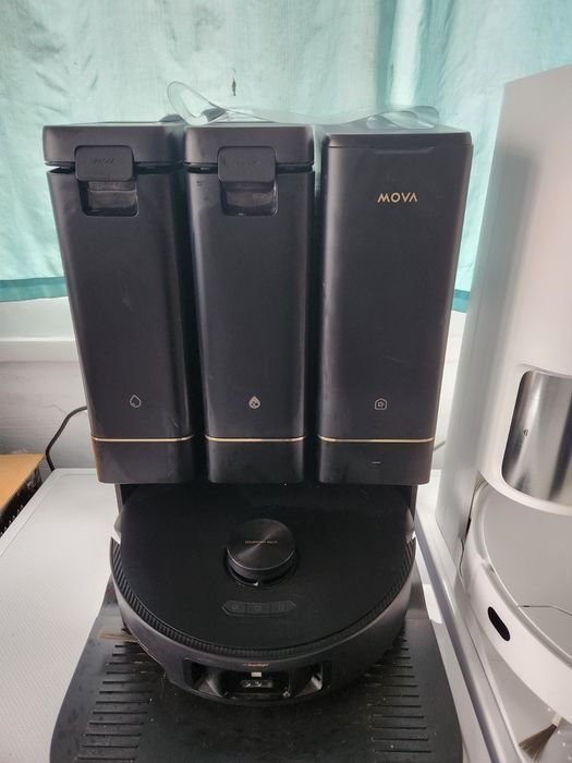 Миеща прахосмукачка робот