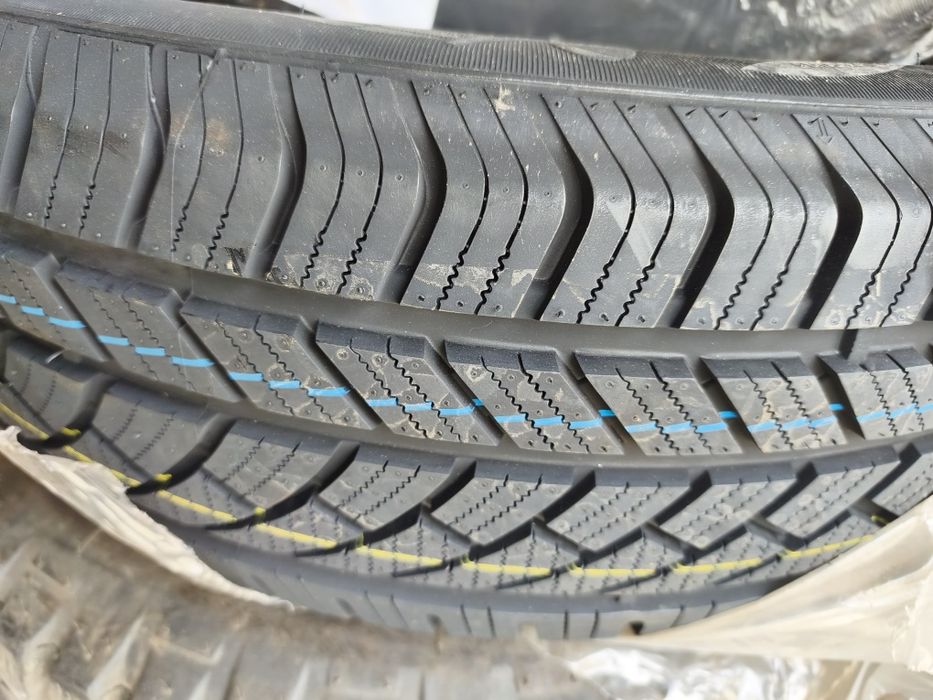 Нови гуми 235/65R 16C
