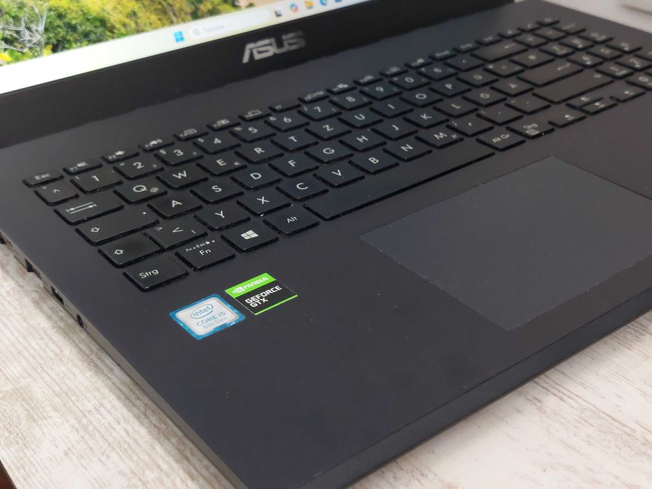 8GB RAM GTX 1050 512GB SSD Core i5-8300H 15.6" FULL HD геймърски лаптоп Asus Vivobook F571GD