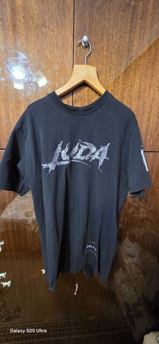Продавам тениски Luda
