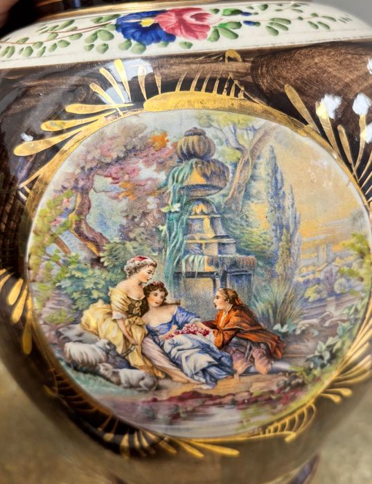 Голяма ваза/урна от колекцията H. Bequet, Quaregnon