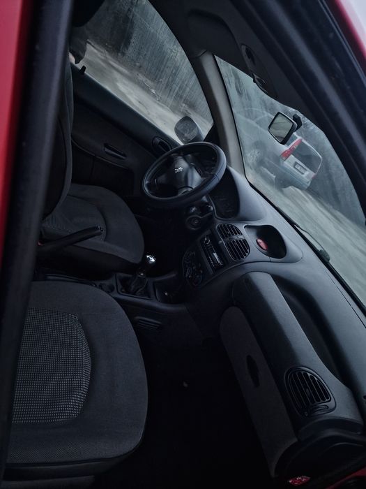 Peugeot 206 sedan