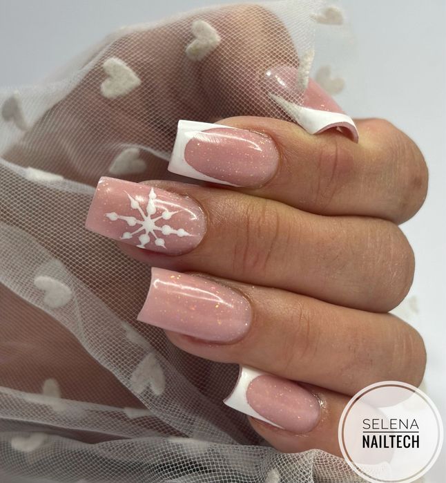 Unghii cu gel si oja semi