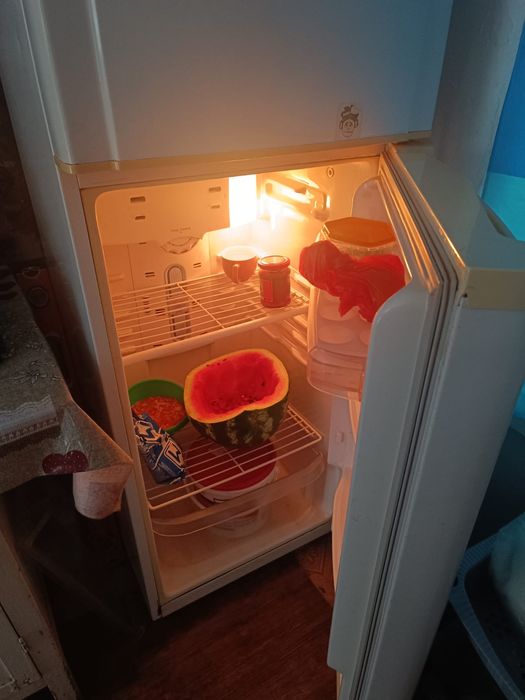 Продам холодильник б/у