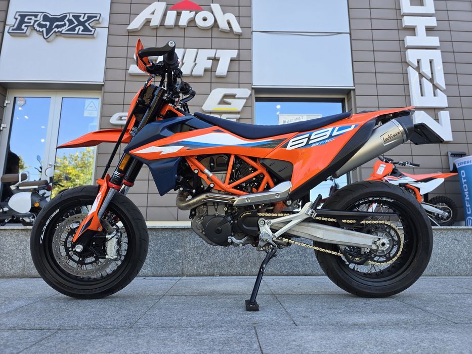 KTM 690 SMC-R 2023 Supermoto