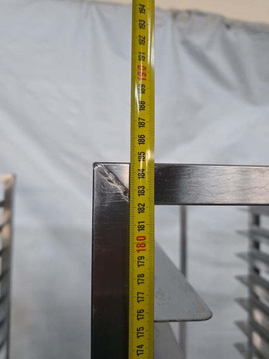 Различни немски колички от неръждаема стомана за тави с размери 60/40с