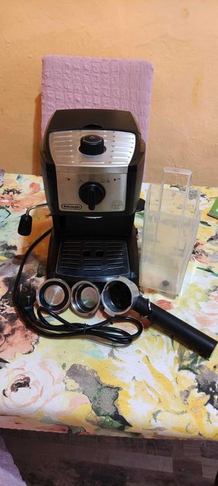 Продавам еспресо кафемашина Delonghi EC 157