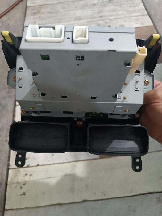 TOYOTA AVENSIS D4D Централна конзола