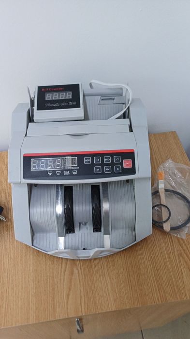 Mașină de numărat bancnote