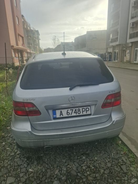 Автомобил мерцедес в 200