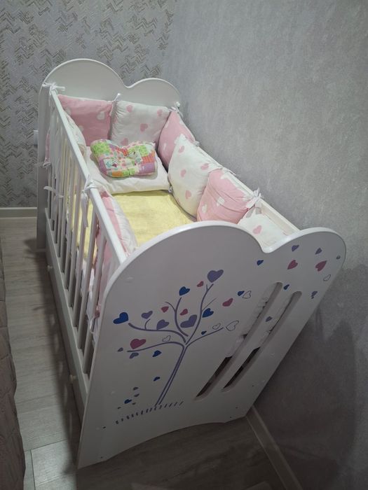 Продам детскую кроватку