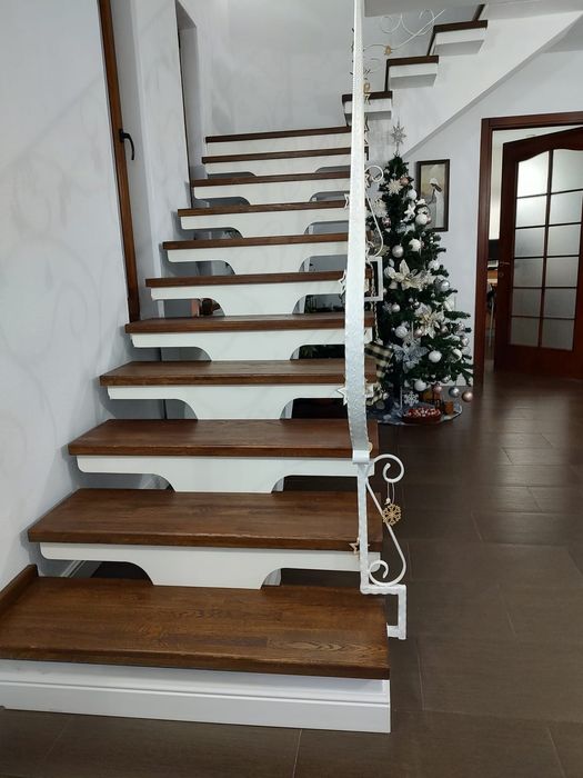 Scări stejar stratificat
