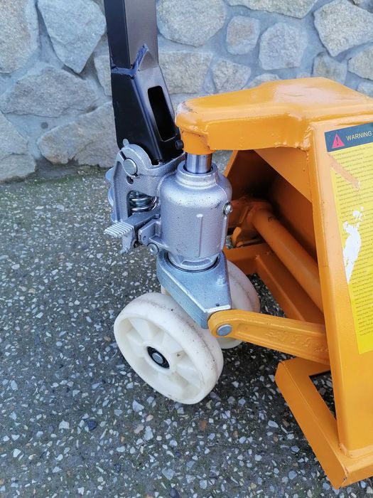 Нова палетна количка 2 тона