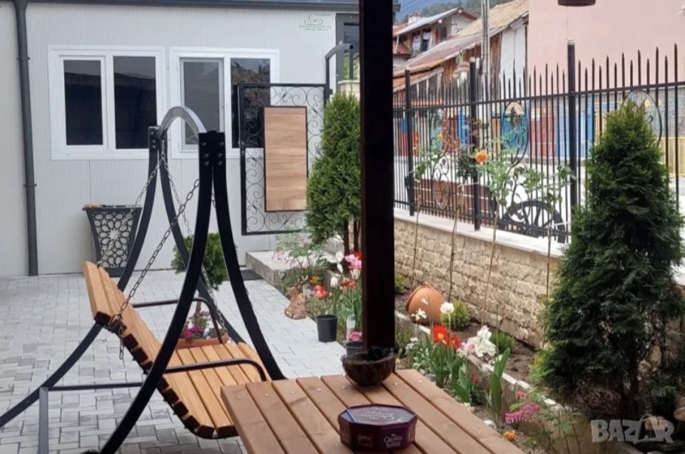 Градинска люлка.