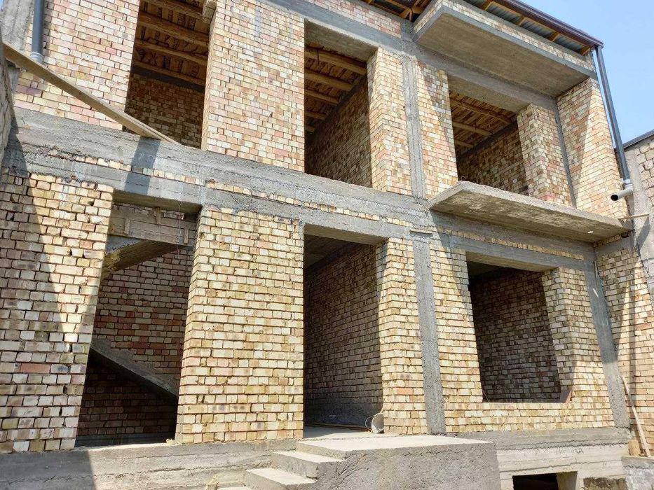 Keles Mehnat zamona avto salon orqasi uchastka sotiladi