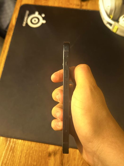 Продам Iphone 14