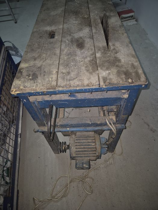 Vand circular cu motor