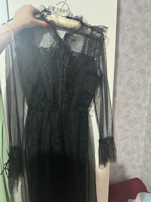Продам платье 7000 торг есть