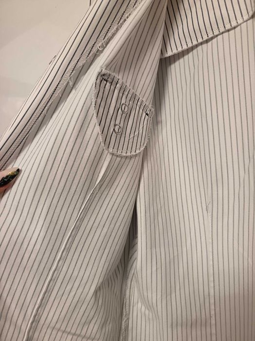 Halat medical alb cu dungi, mărimea M, bumbac, în stare foarte bună