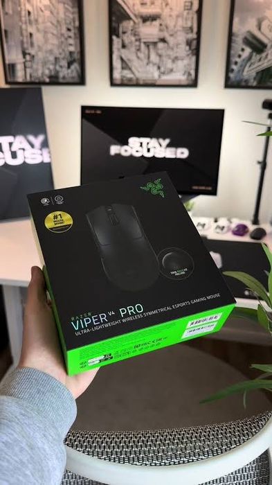 Геймърски компютър сетъп RX 9070XT Ryzen 7800x3d Razer Viper V4 Pro Razer Huntsman v3 Pro