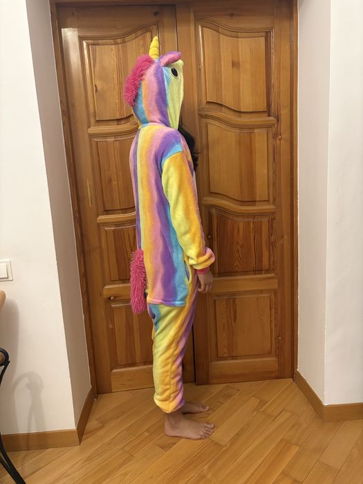 Продам 2 костюма пижамы единорога