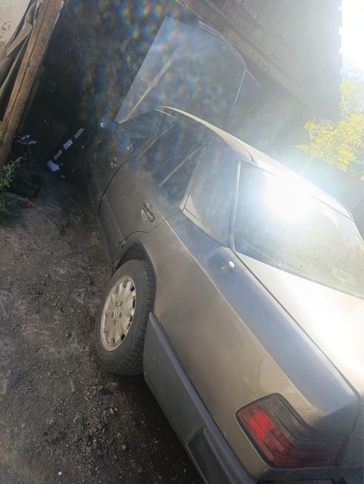 Продам мерседес 124