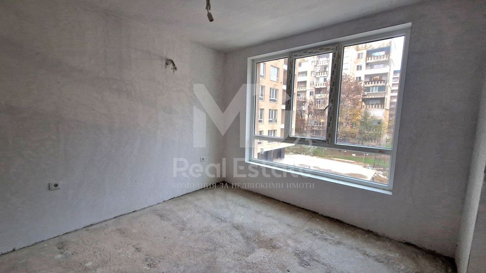 Продава се Тристаен апартамент в Пловдив, Южен - 97 кв.м за 716 €/кв.м - Снимка #2