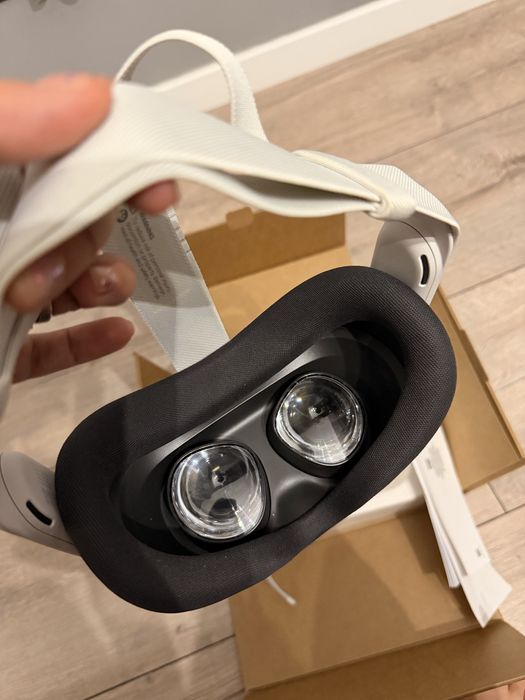 Ochelari VR Mesta Quest 3S