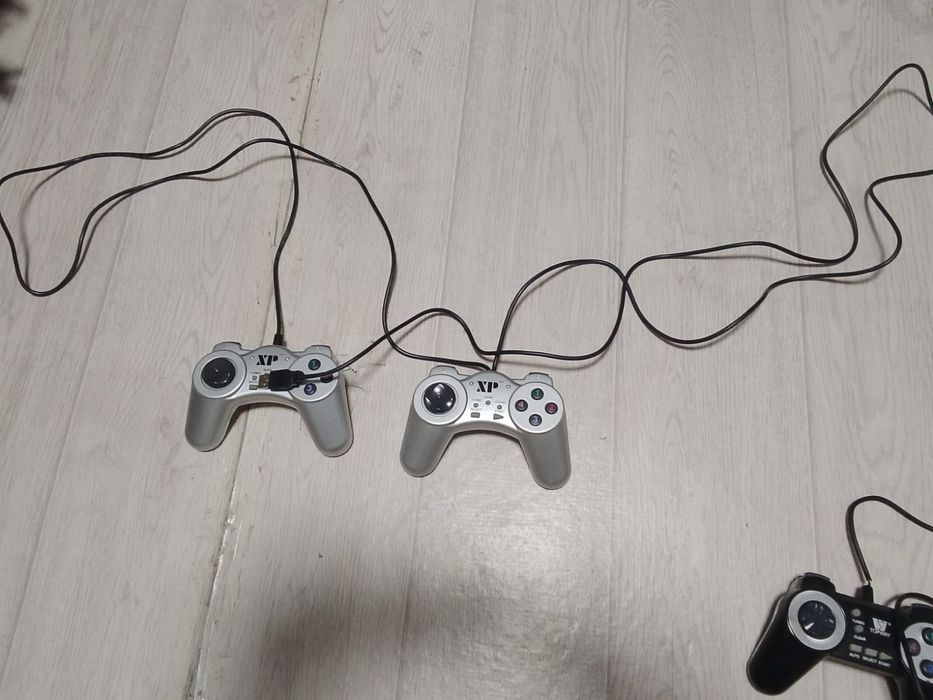 Продам джойстики для игрогово клуба