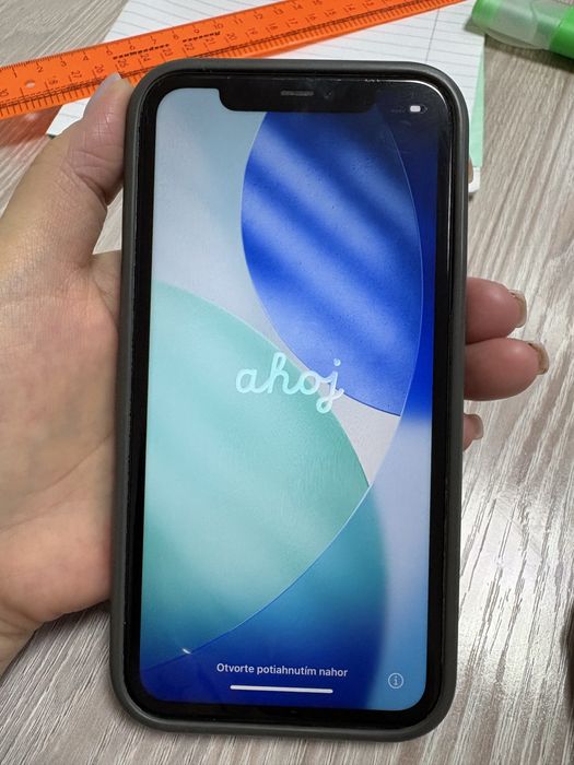 Продам Айфон 11 64 гб