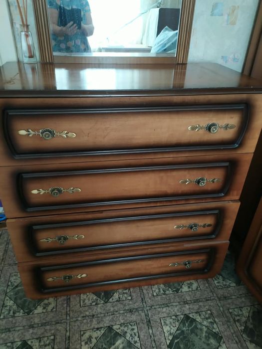 Продам шкафы комод столик