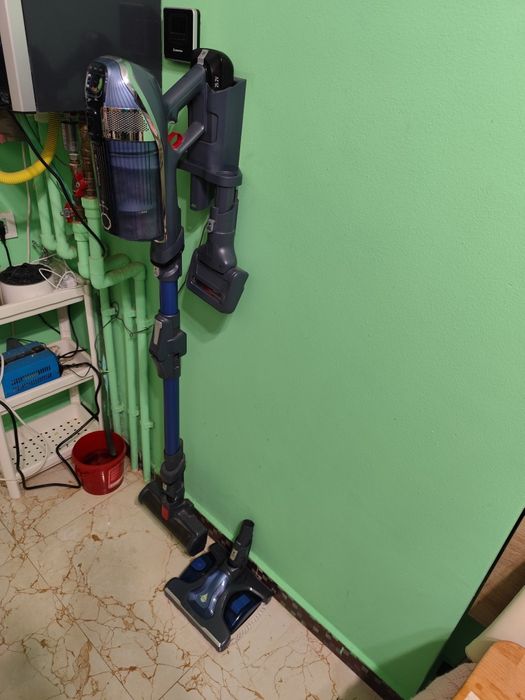 Vând aspirator Rowenta x force flex