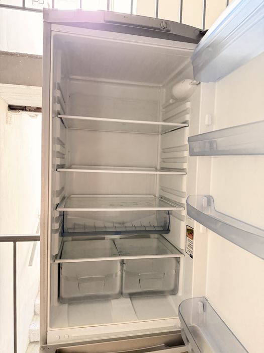 Холодильник Indesit