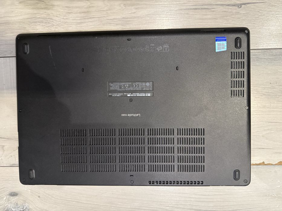 Dell Latitude 5580-i5 7300u/8гб/256гб м.2/Подсветка