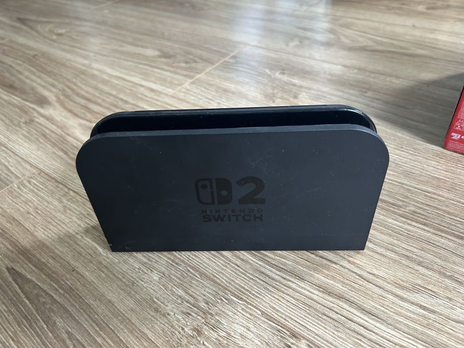 Nintendo switch 2 fiarte putin folost nicio zgrietura (il vînd cu controler si jocuri)