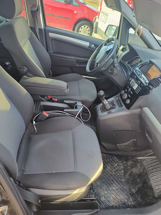 Vând sau schimb cu golf 5