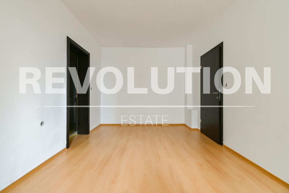 Дава се под наем Тристаен апартамент в София, Кръстова вада - 80 кв.м за 850 € - Снимка #1