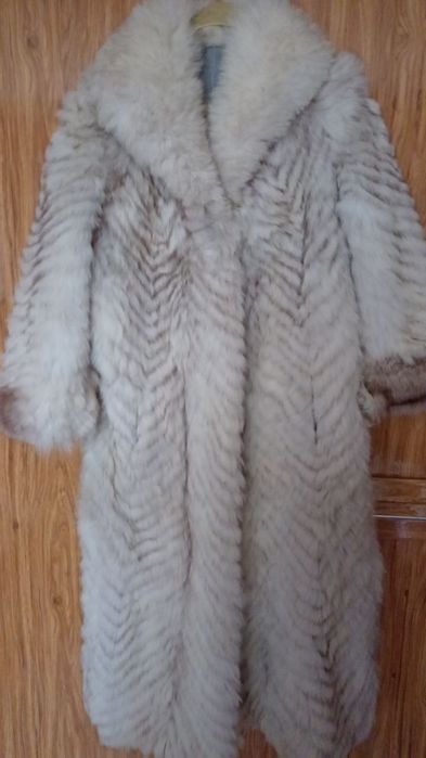 Ново палто естествен косъм от бяла лисица