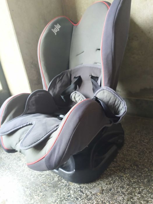 Стол за кола с опция сън