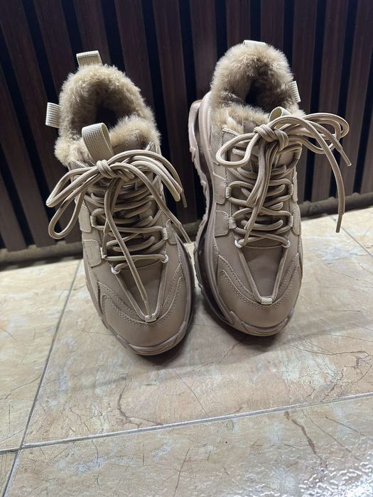 Зимни спортни обувки